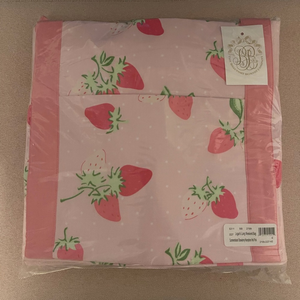 TBBC Strawberry Logan’s Long Weekender Bag - Picture 1 of 1